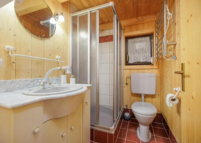 Seewaldhuettn * Oberaichwald (Carinthia)